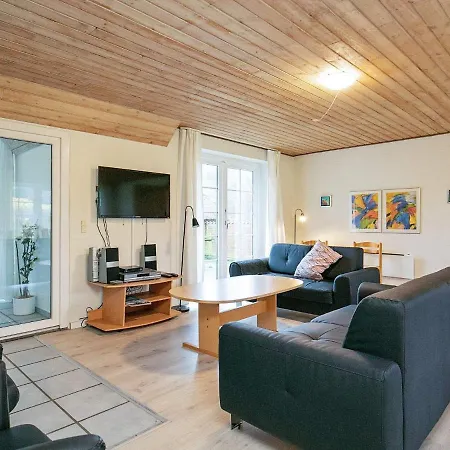 10 Person In Ulfborg Holiday home